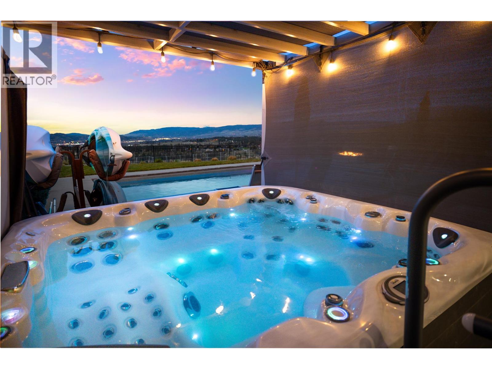 1130 Ledgeview Court, Kelowna