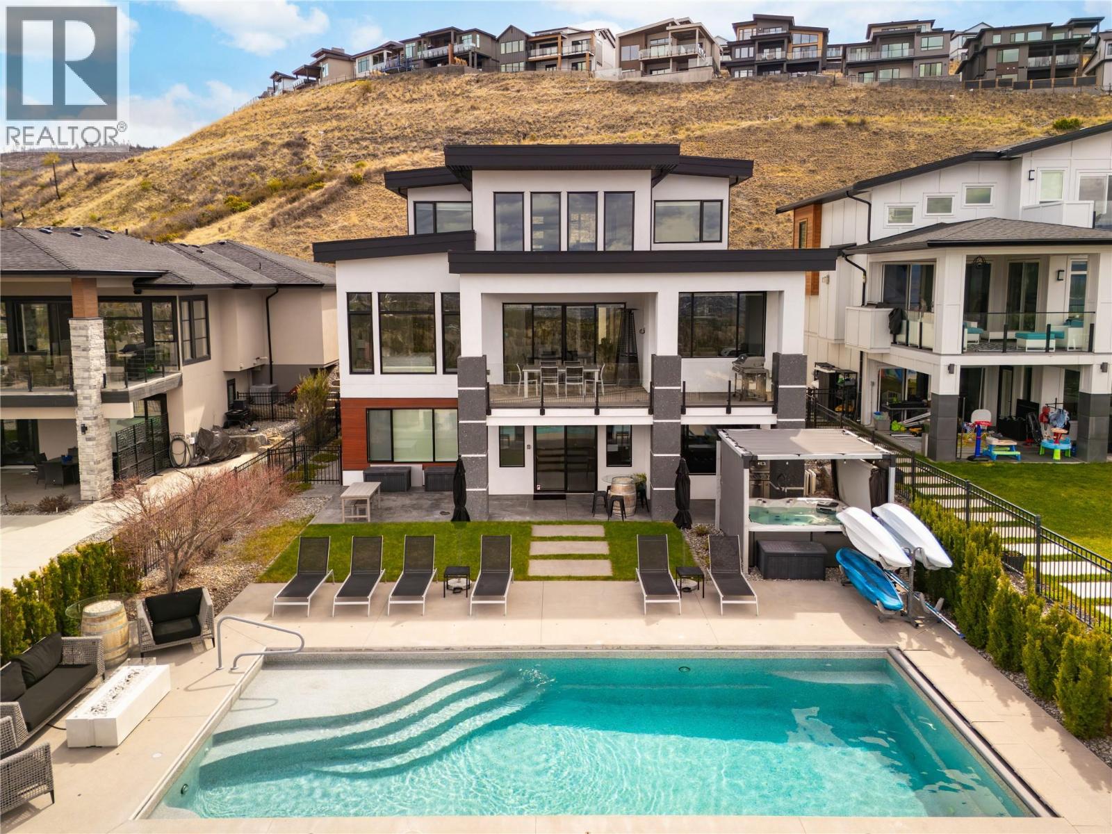 1130 Ledgeview Court, Kelowna