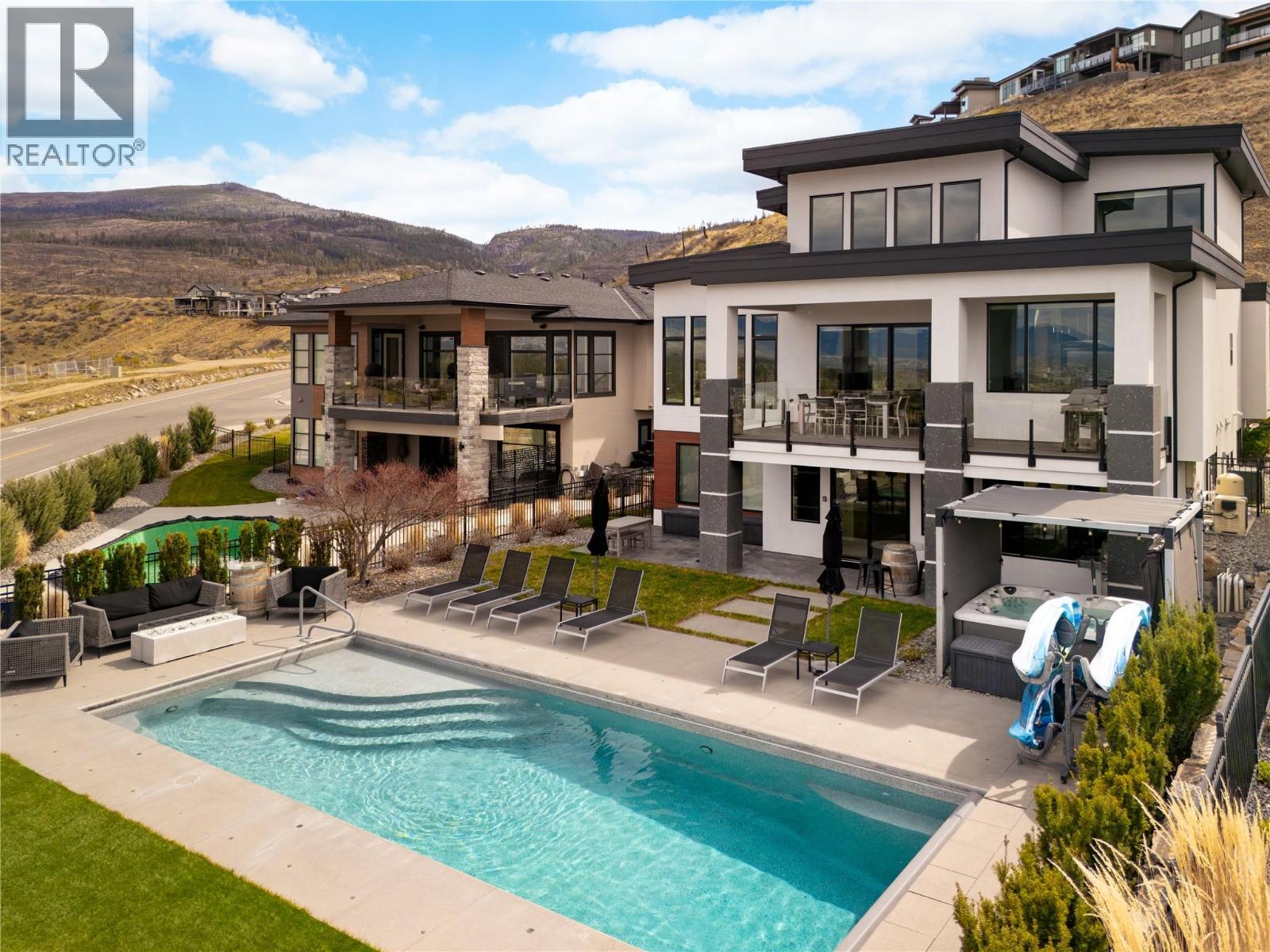 1130 Ledgeview Court, Kelowna