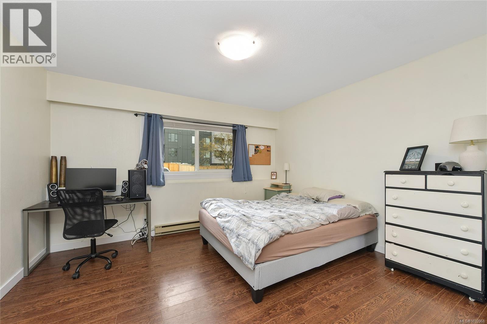 #7 848 ESQUIMALT RD - 10