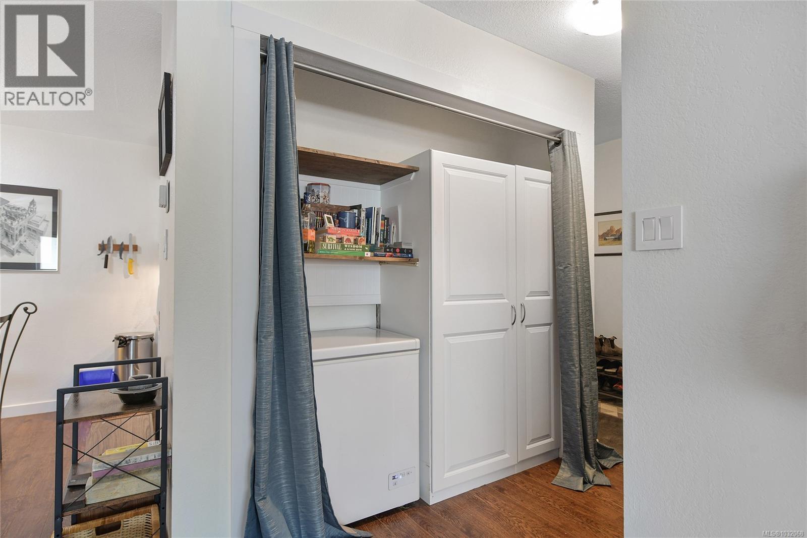 #7 848 ESQUIMALT RD - 14