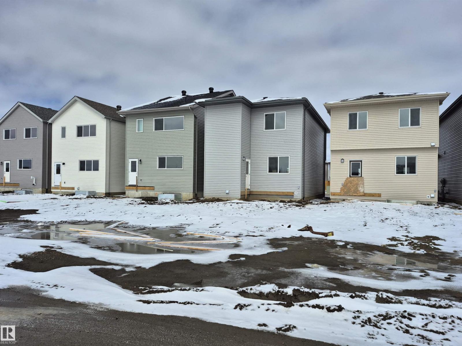 1084 MCLEOD AV - 25