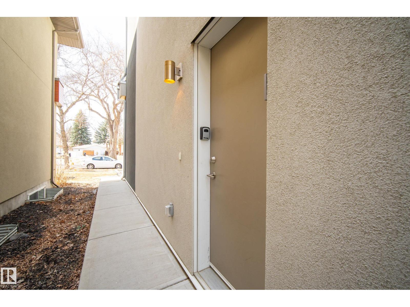 10115 83 ST NW - 26