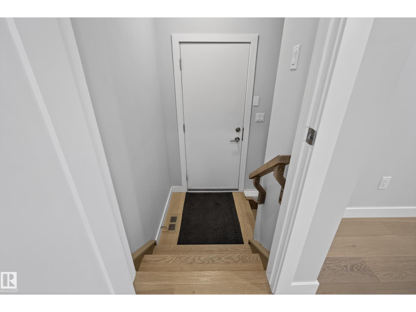 10115 83 ST NW - 27