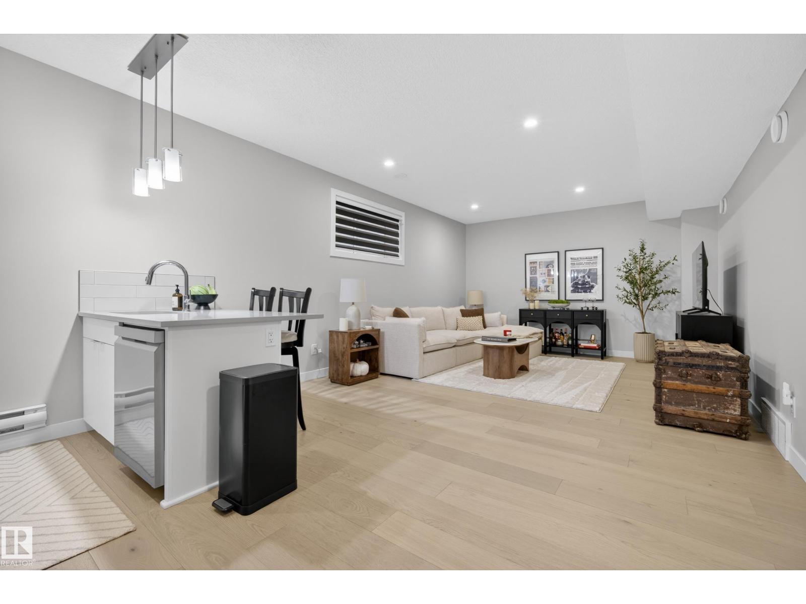 10115 83 ST NW - 29