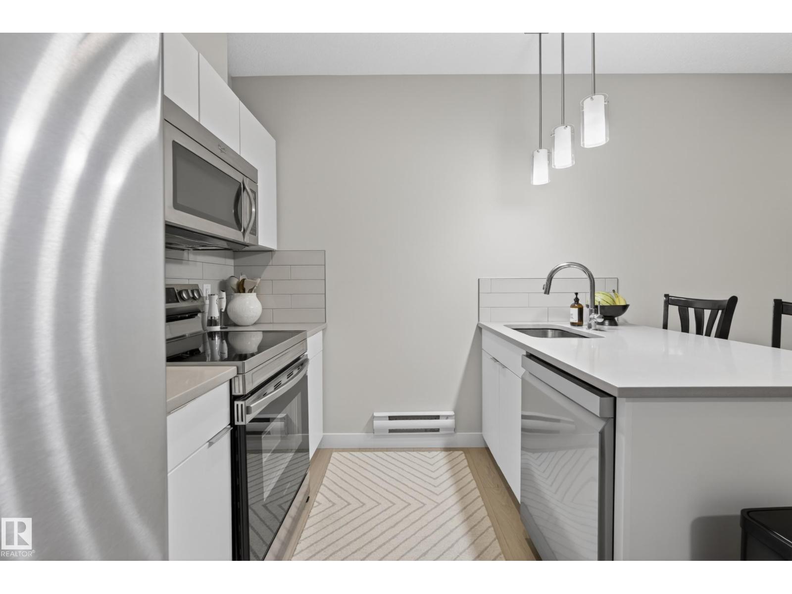10115 83 ST NW - 33