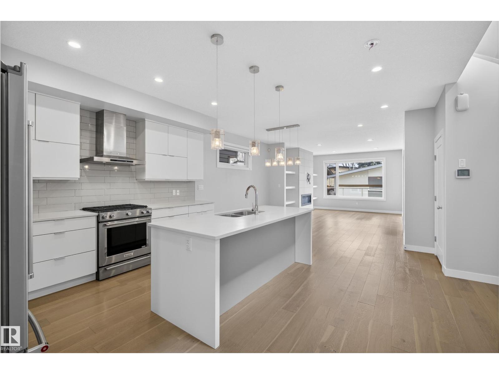 10115 83 ST NW - 4