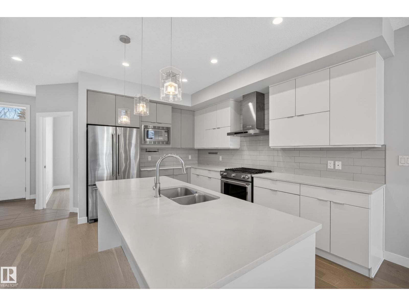 10115 83 ST NW - 6