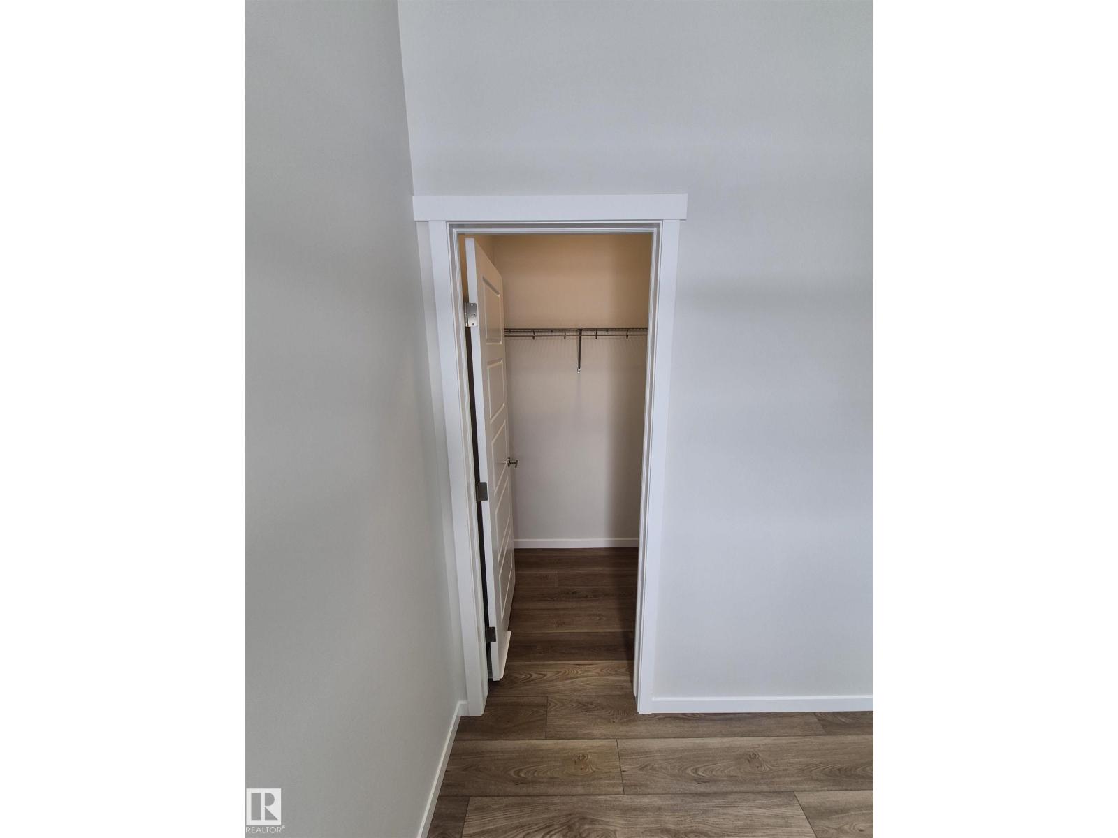1088 MCLEOD AV - 11