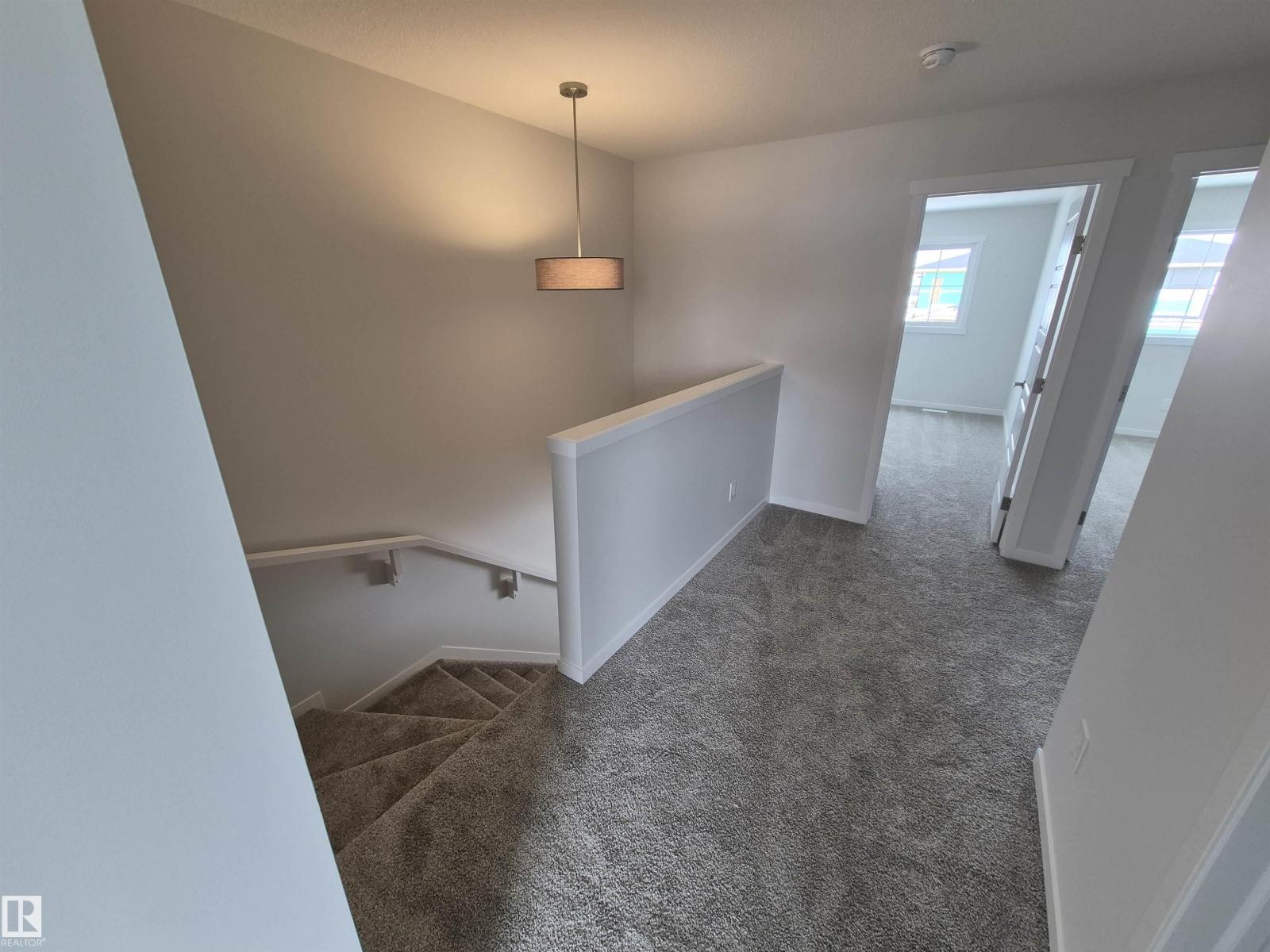 1088 MCLEOD AV - 19