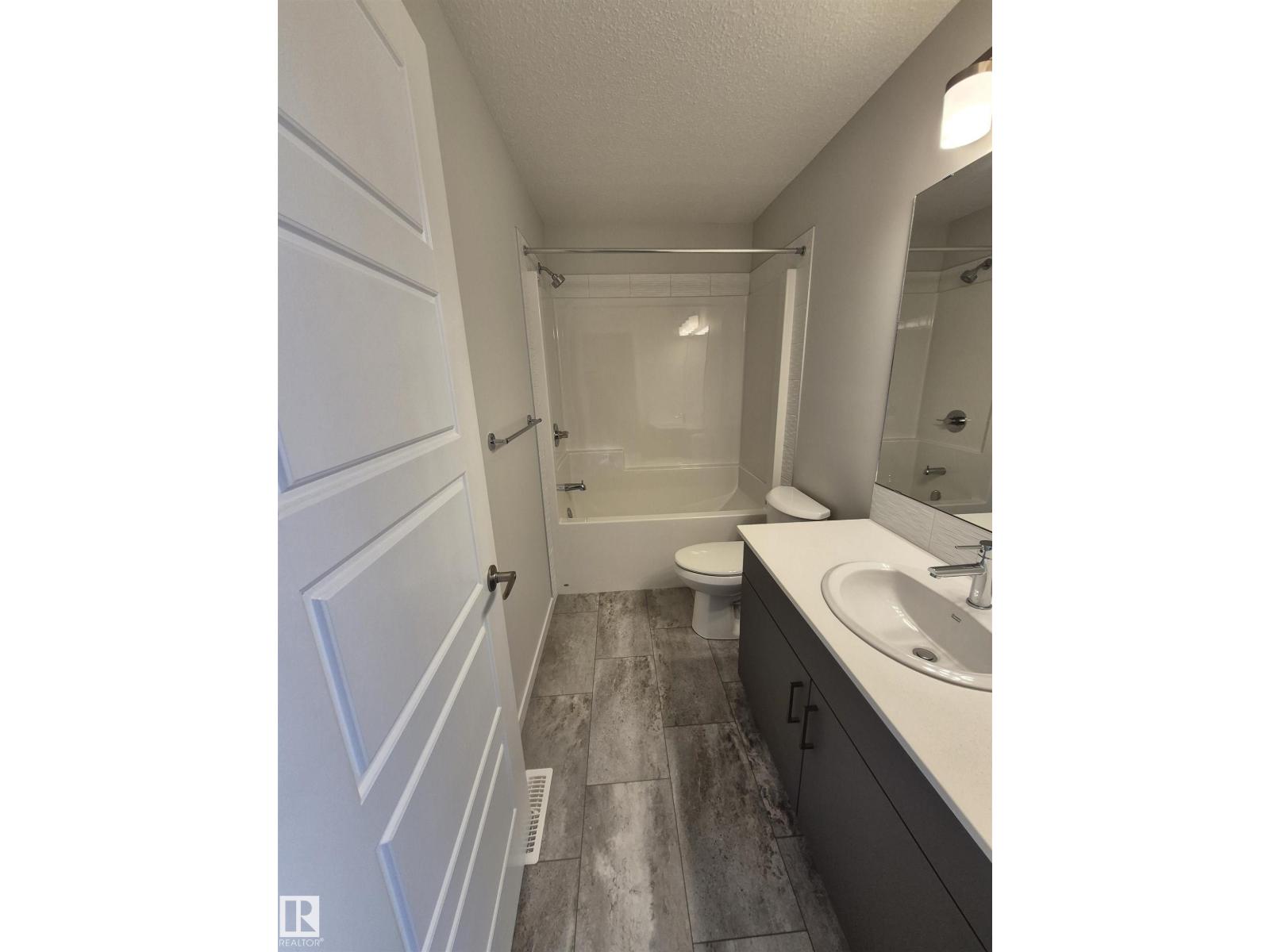1088 MCLEOD AV - 20