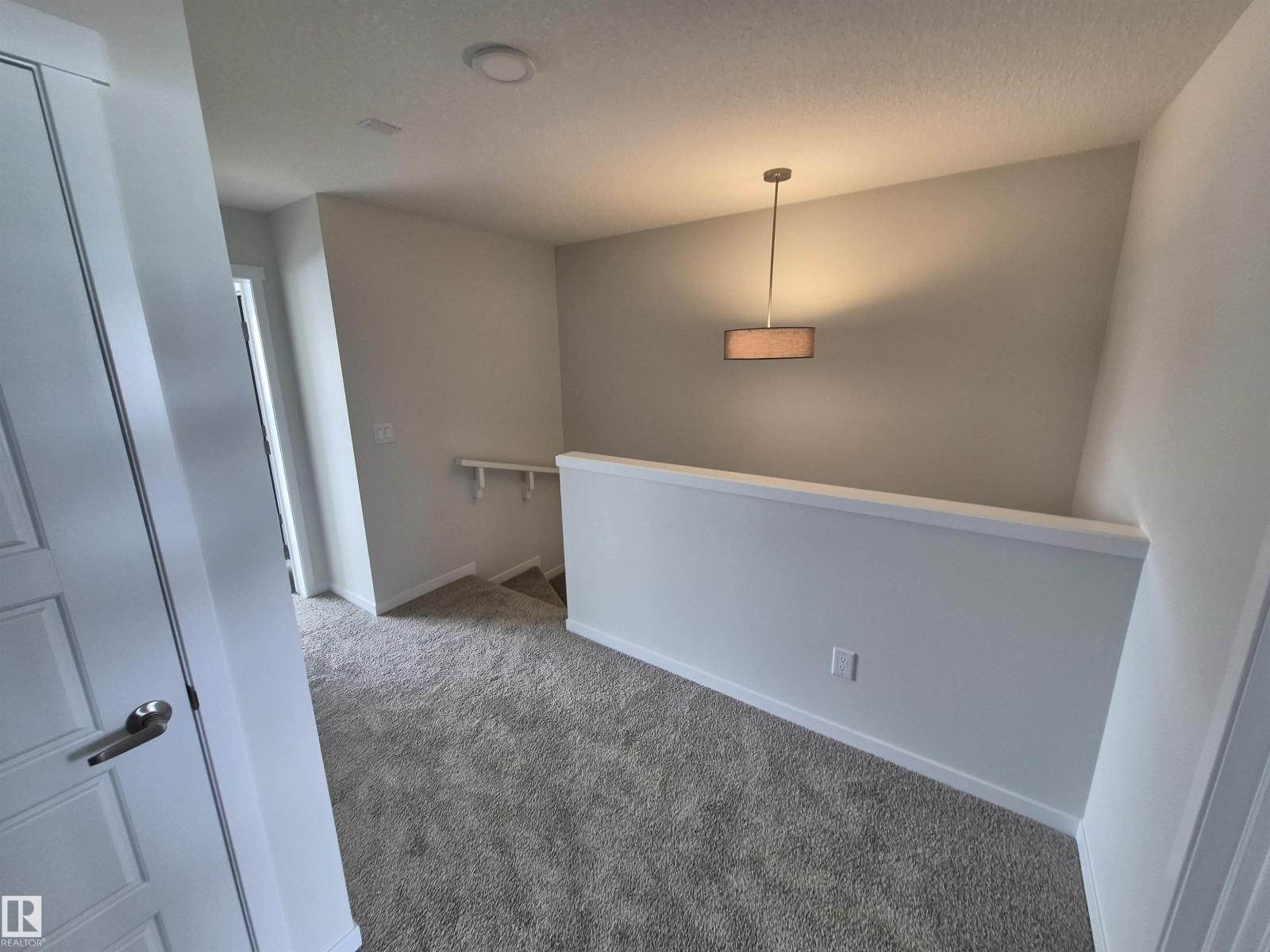 1088 MCLEOD AV - 23