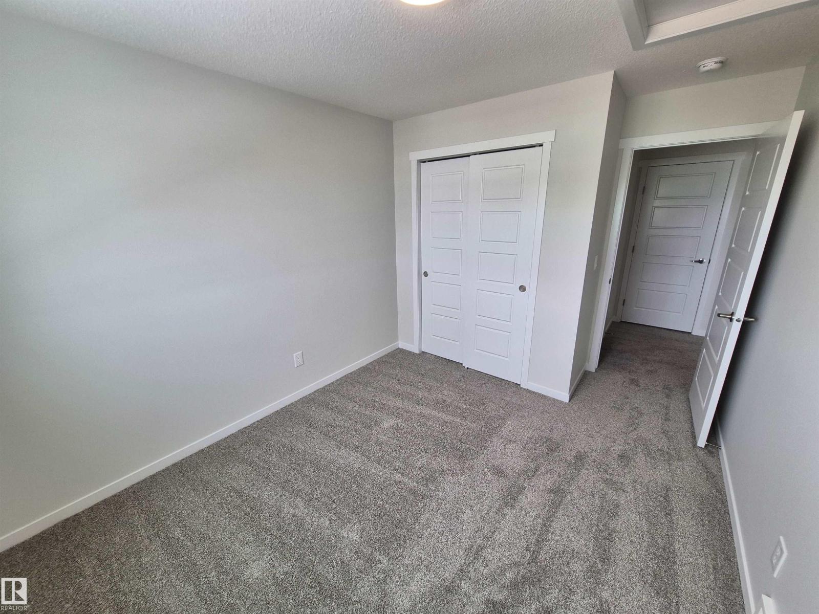 1088 MCLEOD AV - 25