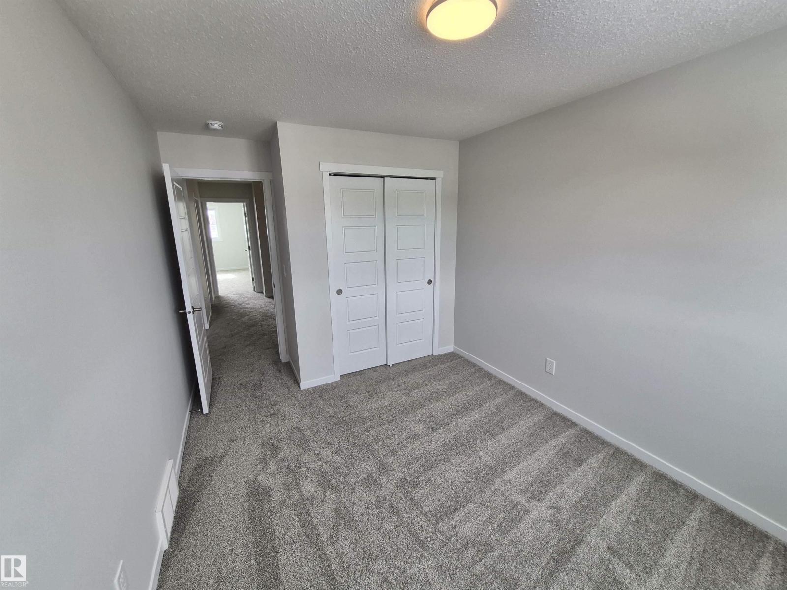 1088 MCLEOD AV - 28