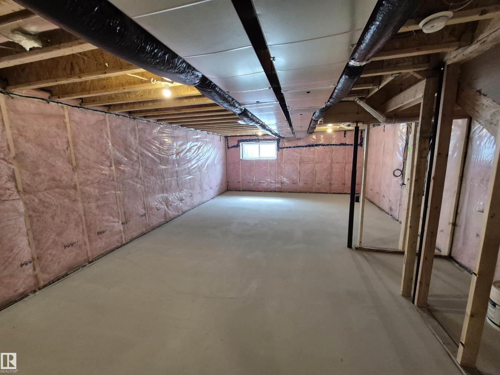 1088 MCLEOD AV - 30
