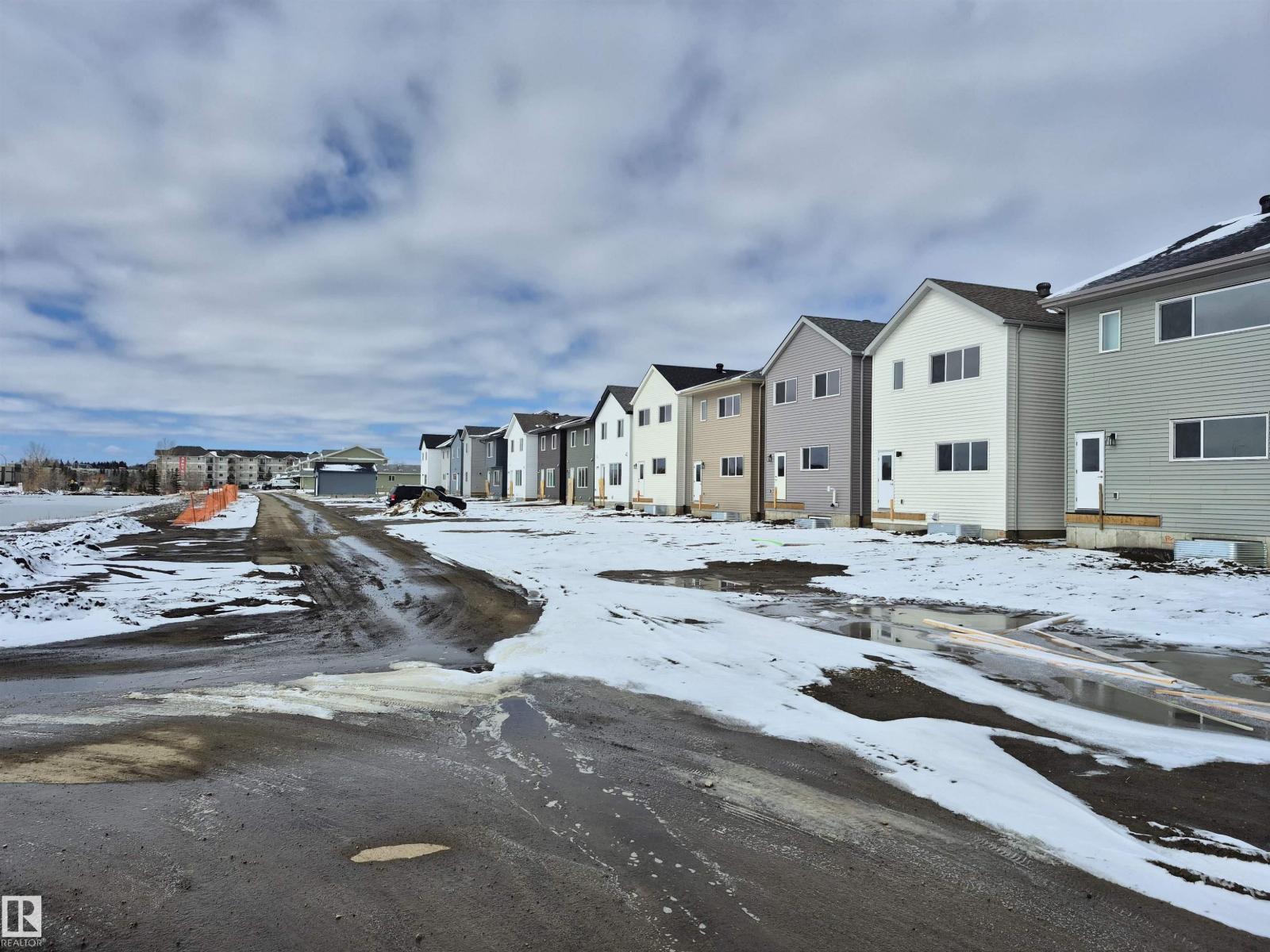 1088 MCLEOD AV - 33