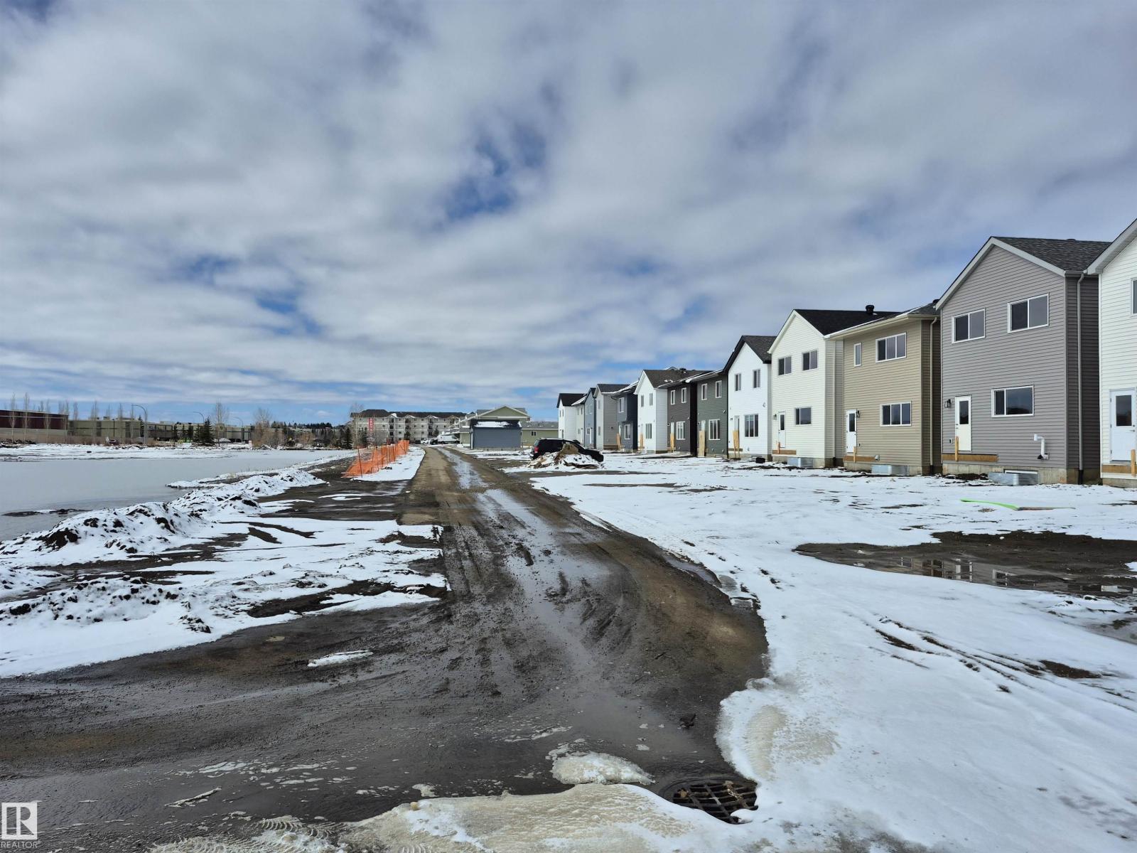 1088 MCLEOD AV - 34