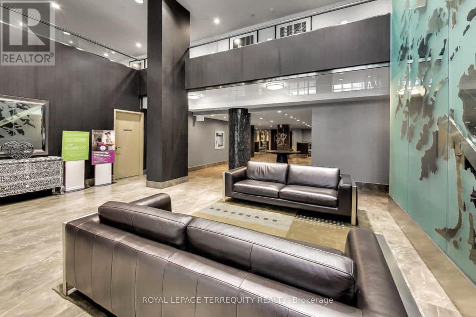 #1611 75 EAST LIBERTY STREET - 33
