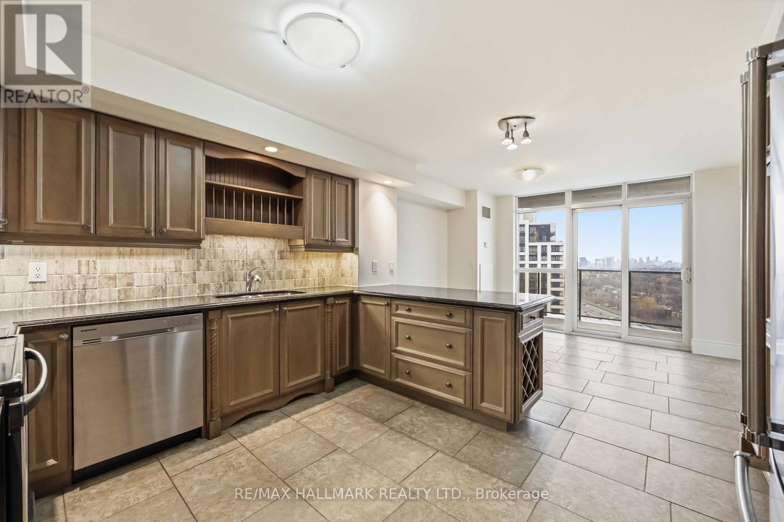 #1821 80 HARRISON GARDEN BOULEVARD - 10