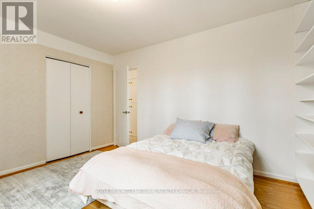 21 SUMMERSIDE CRESCENT - 22