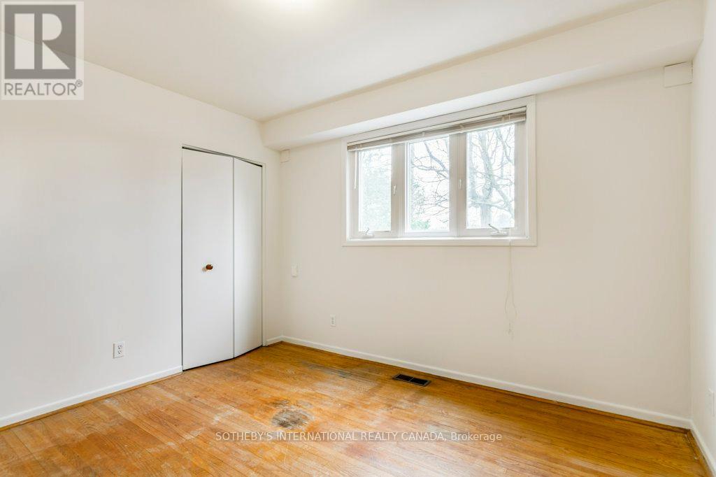 21 SUMMERSIDE CRESCENT - 23