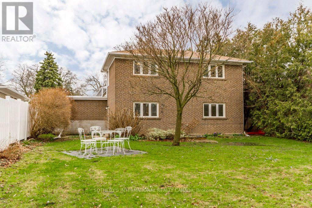 21 SUMMERSIDE CRESCENT - 32