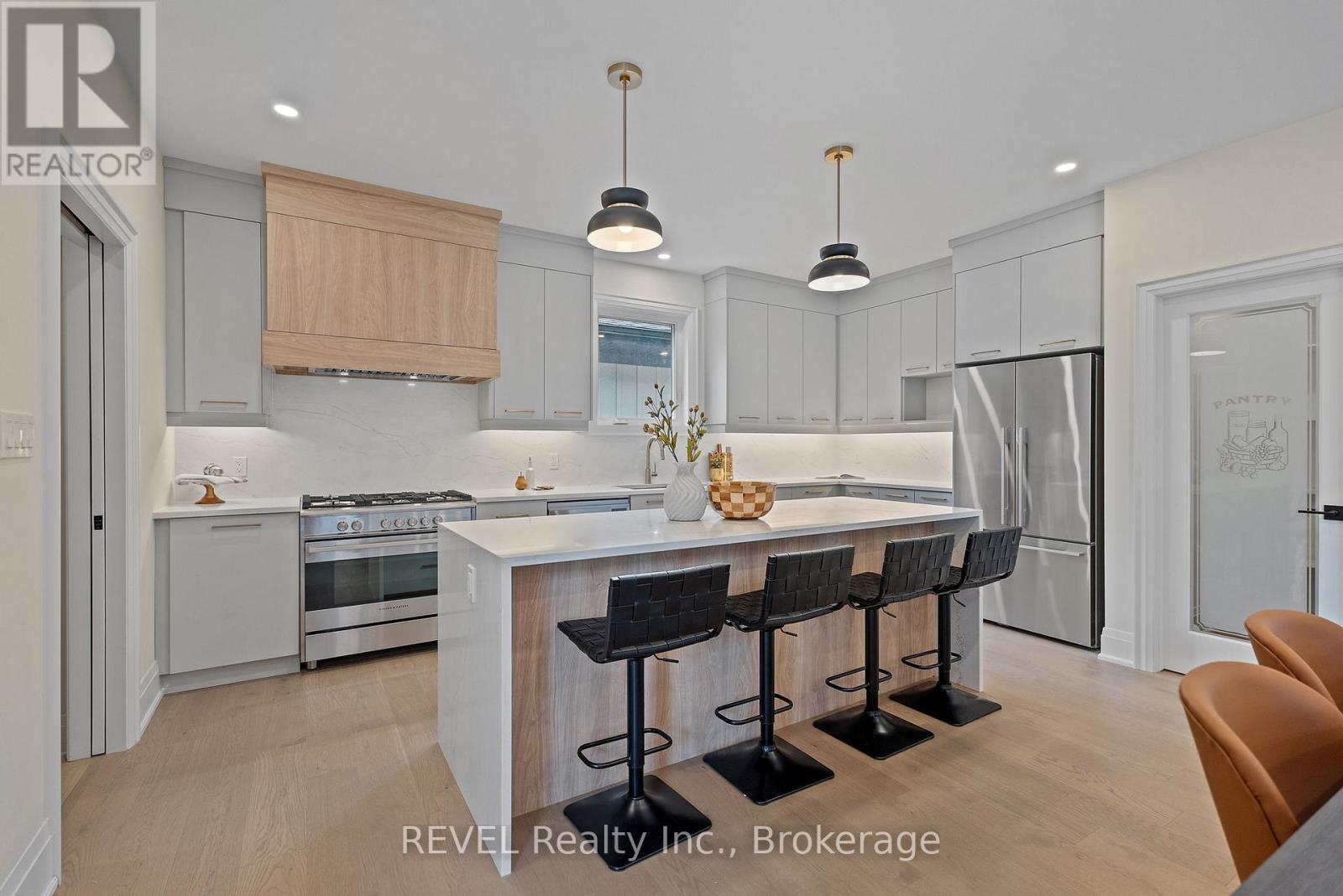 11 ACCURSI CRESCENT - 11