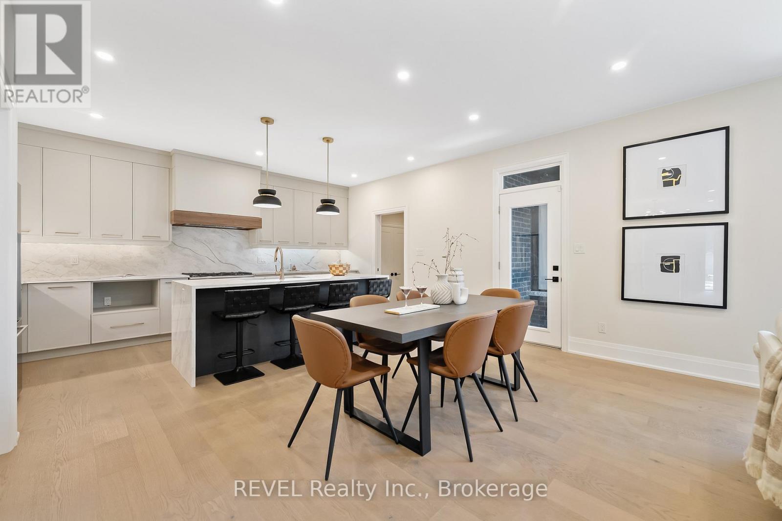8 ACCURSI CRESCENT - 12