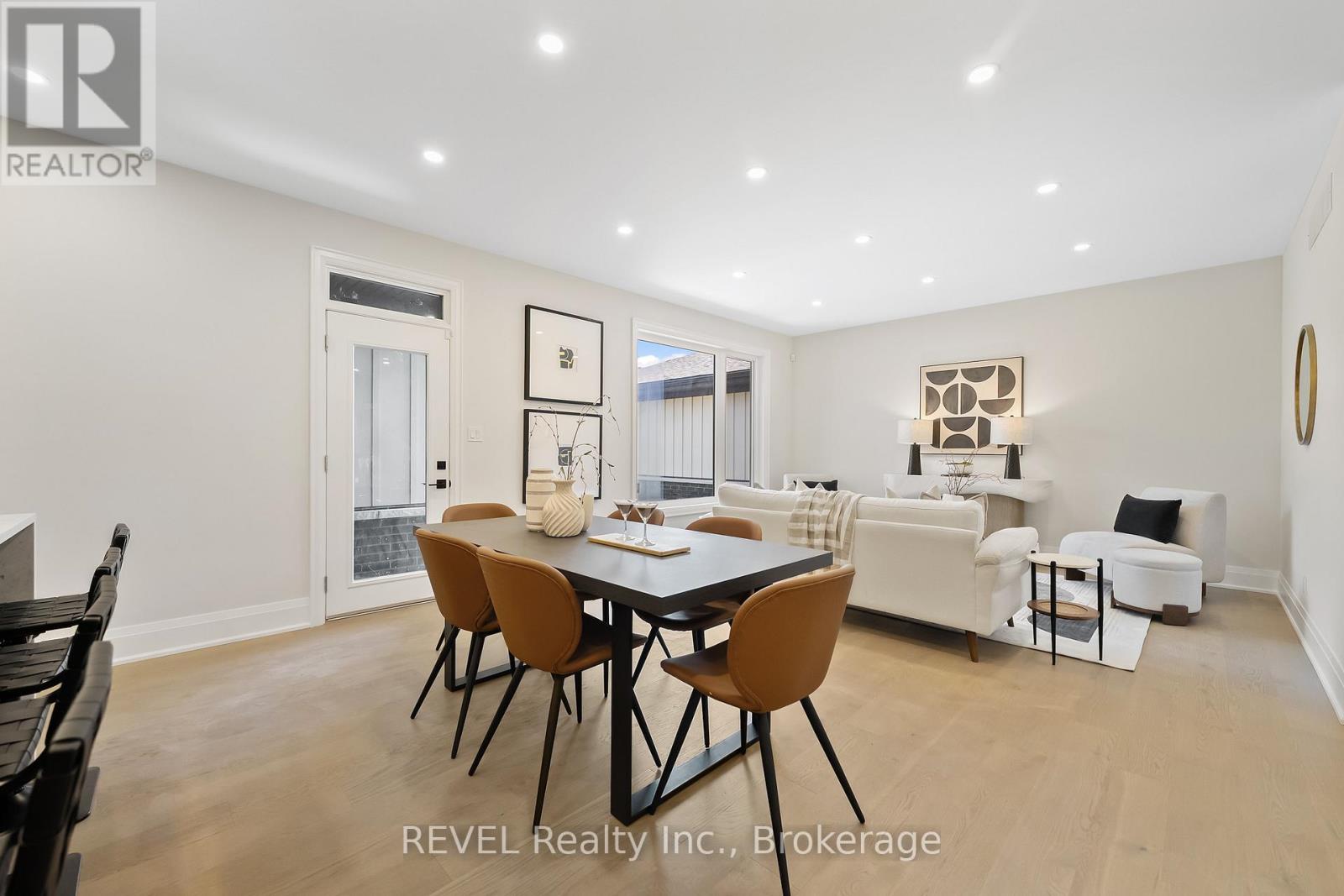 8 ACCURSI CRESCENT - 18