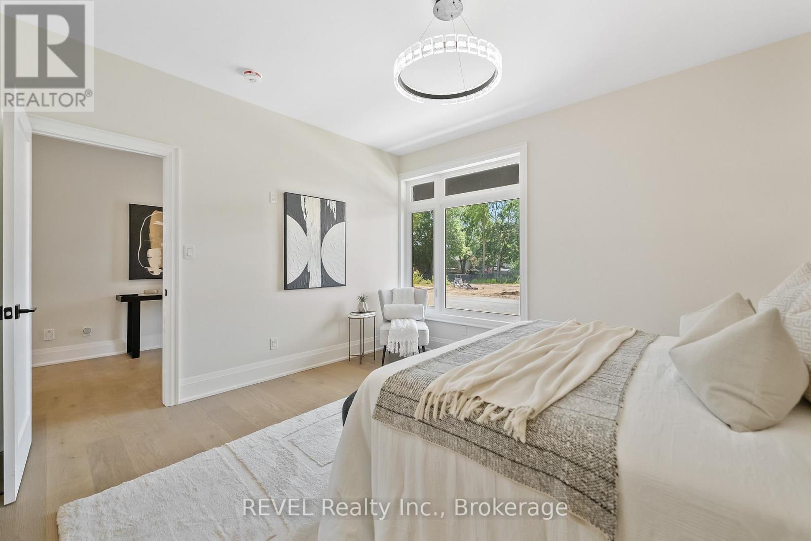 8 ACCURSI CRESCENT - 26