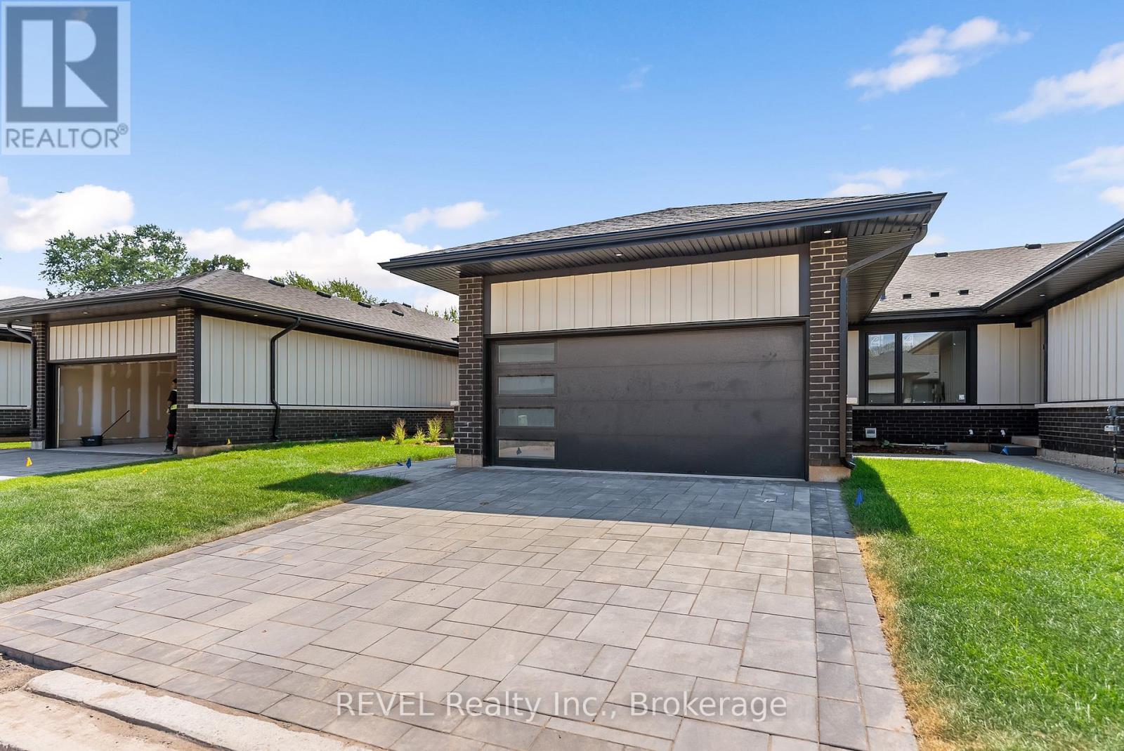 8 ACCURSI CRESCENT - 39