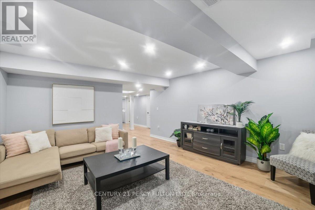 67 Kenilworth Cres - Basement