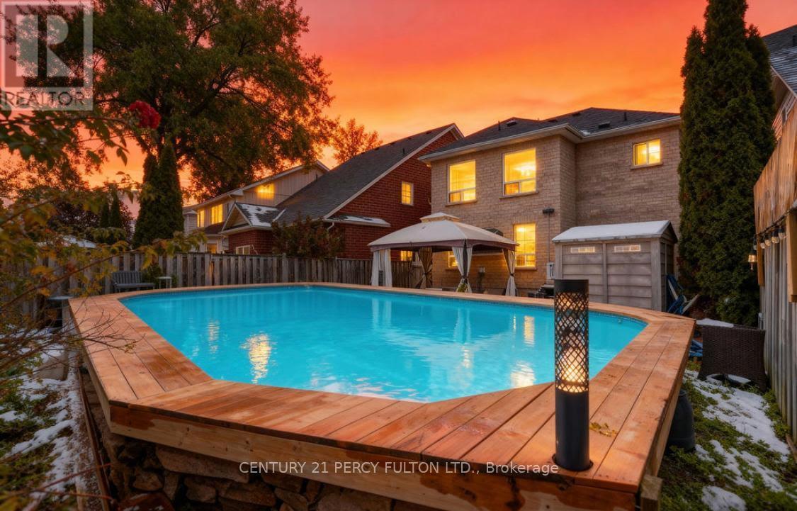 67 Kenilworth Cres - heated salt-water pool