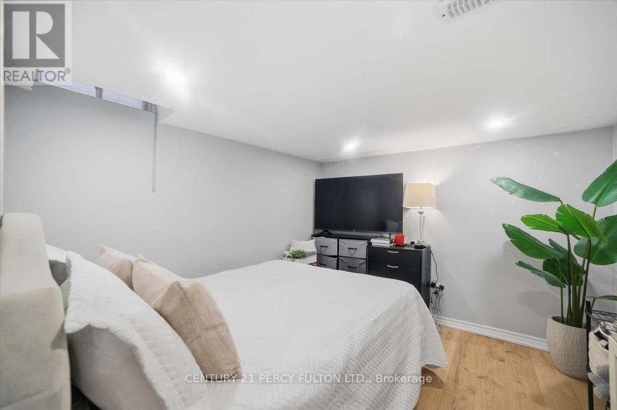 67 Kenilworth Cres - Basement Room