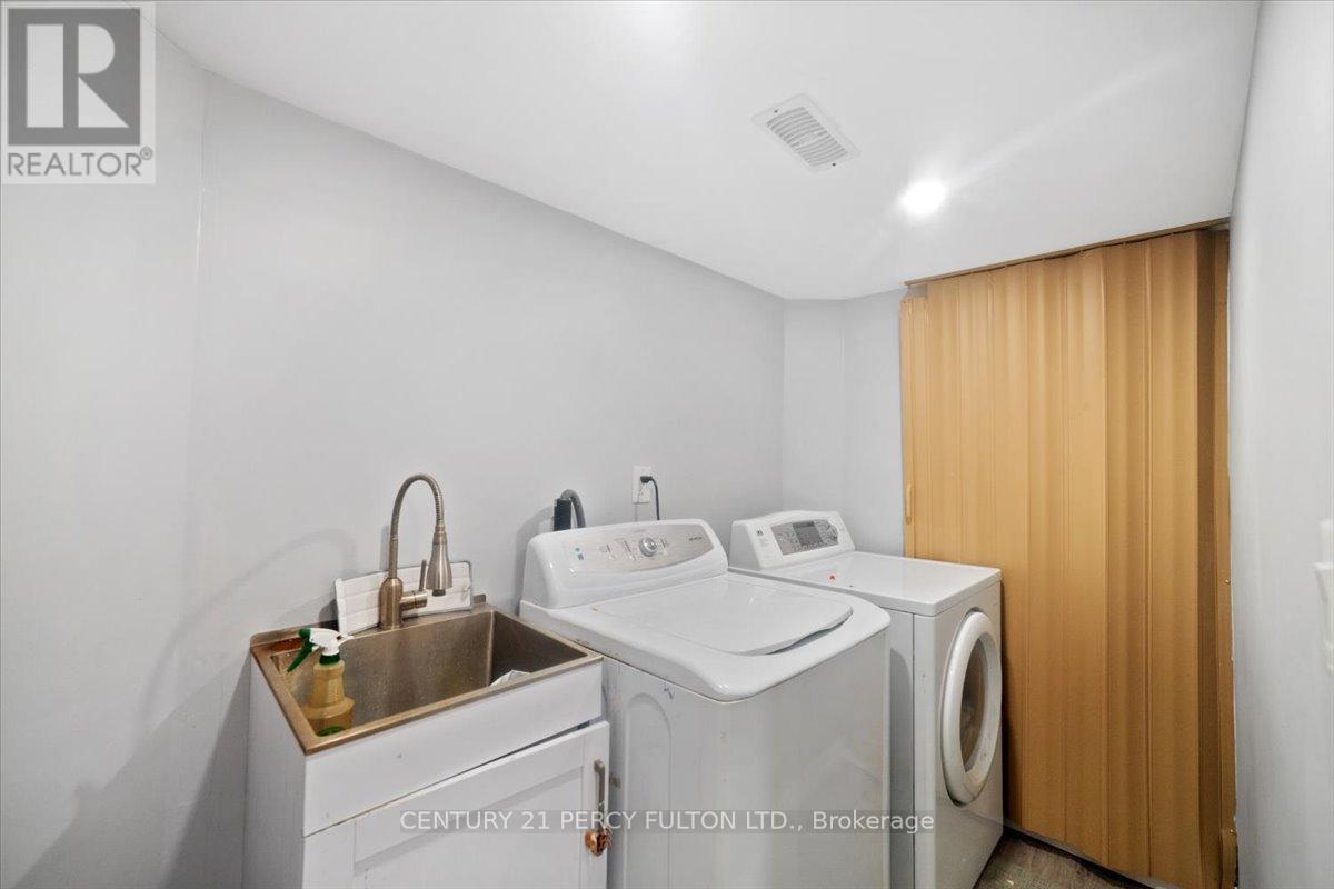 67 Kenilworth Cres - Laundry