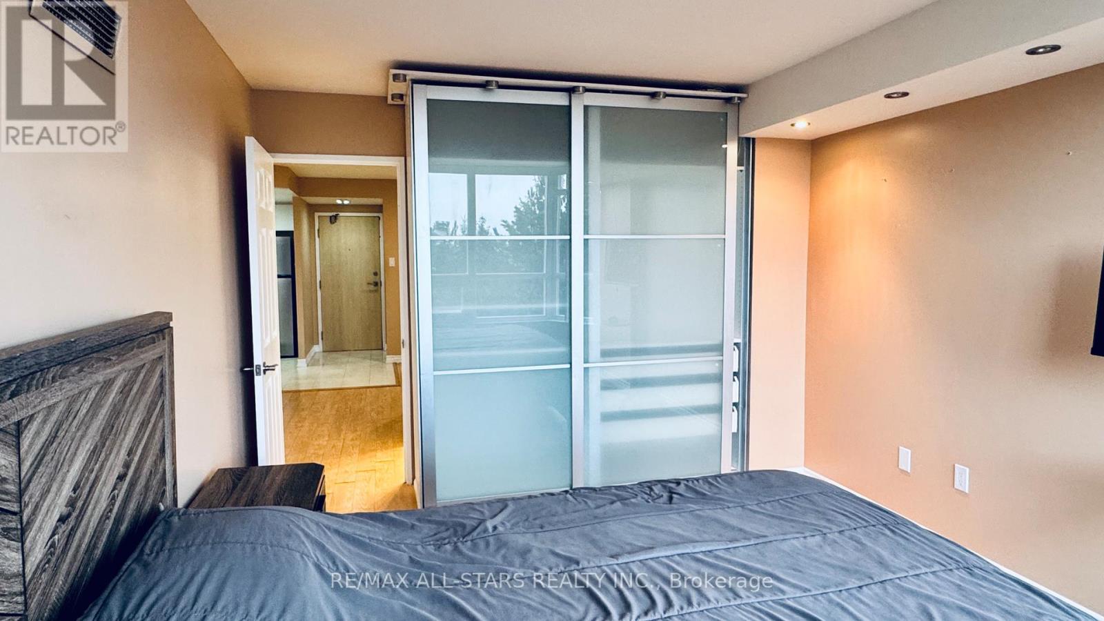 #402 7601 BATHURST STREET - 10
