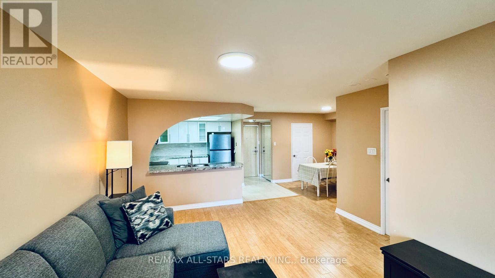 #402 7601 BATHURST STREET - 15