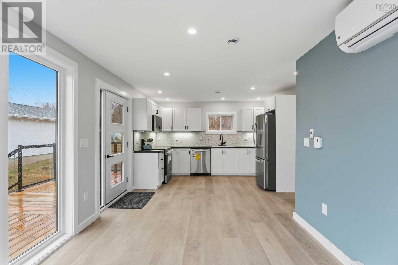 Property 16 of 51 of 1272 Hilltown Road