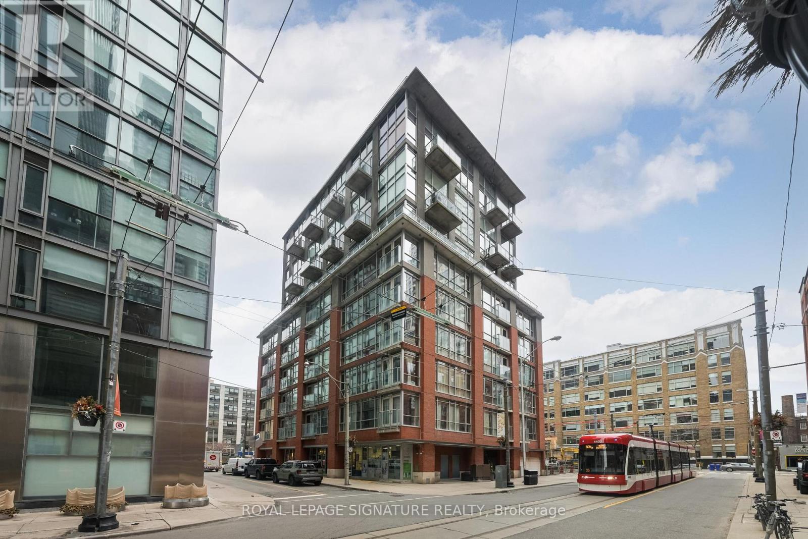 #204 36 CHARLOTTE STREET - 36