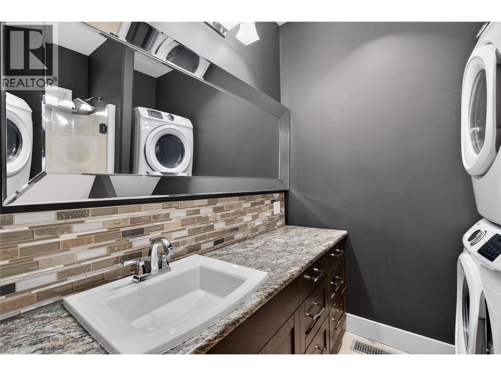 339 Hummingbird Avenue, Vernon