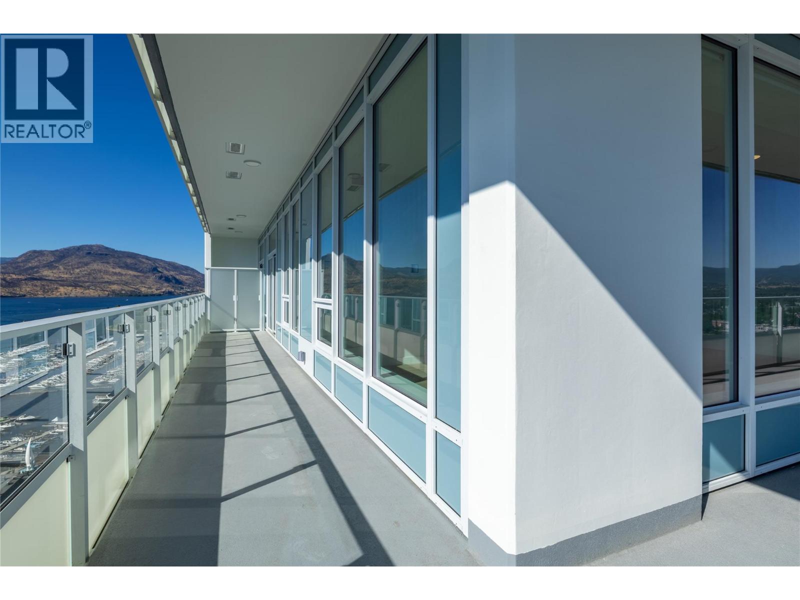 #2107 238 Leon Avenue - 21
