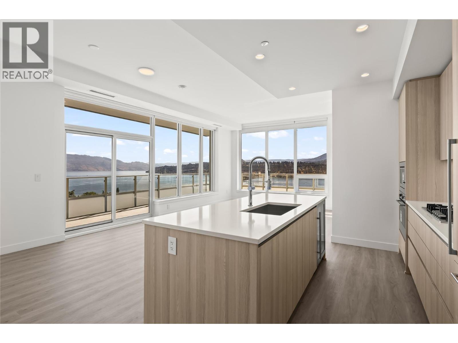 2107 238 Leon Avenue, Kelowna