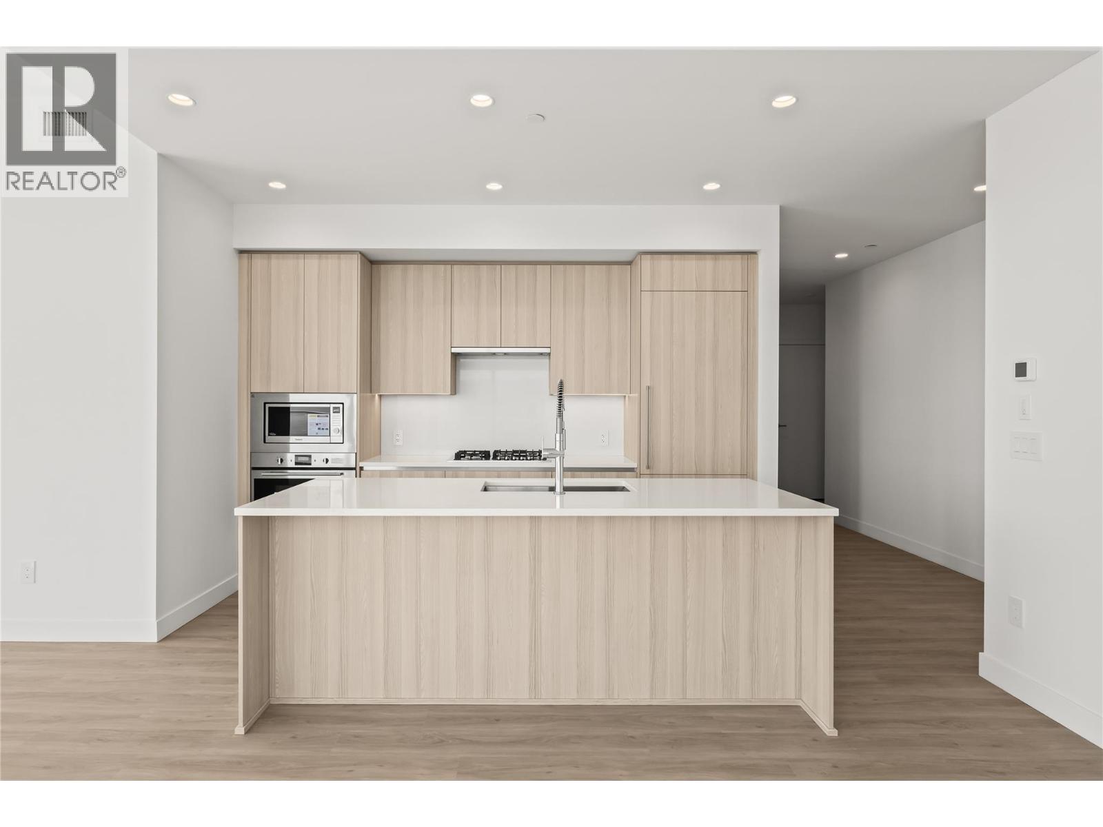 #2107 238 Leon Avenue - 7