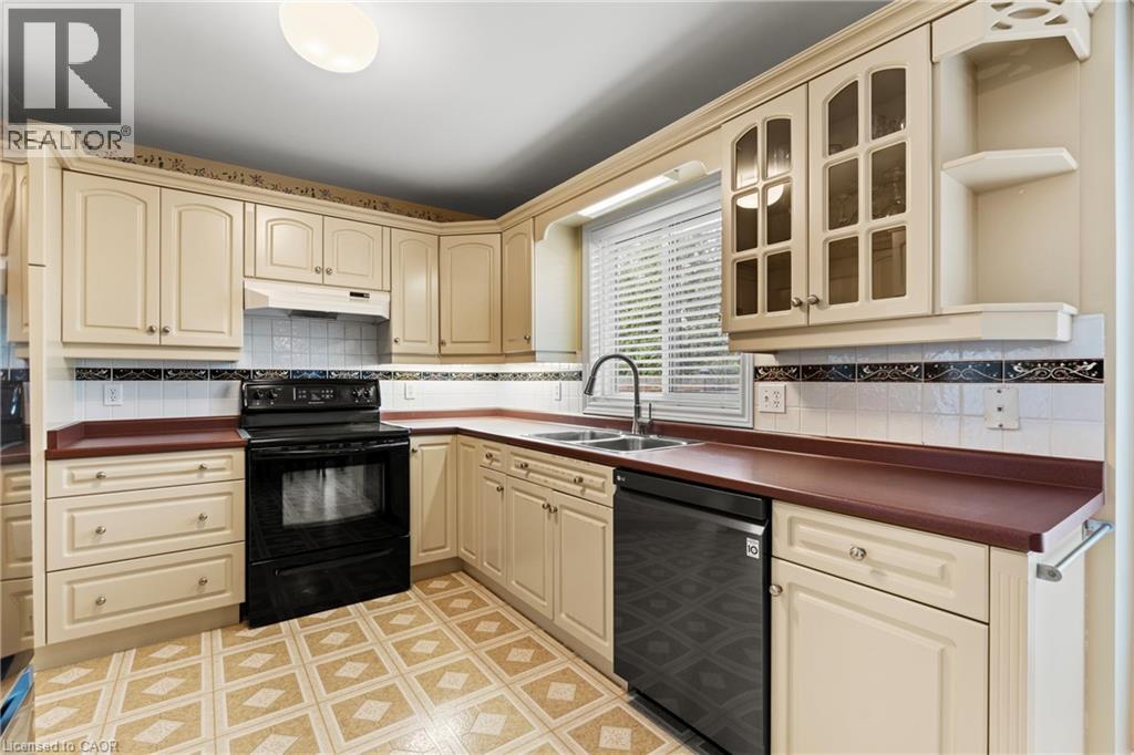 12 OAK DRIVE - 12