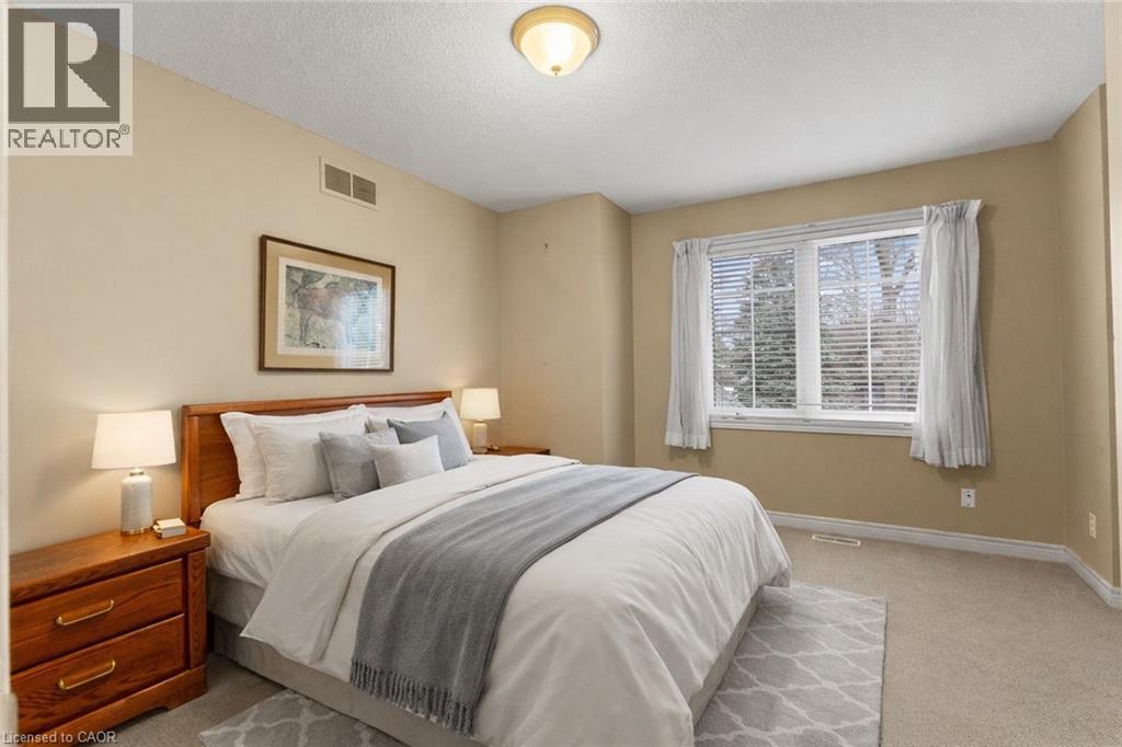 12 OAK DRIVE - 28