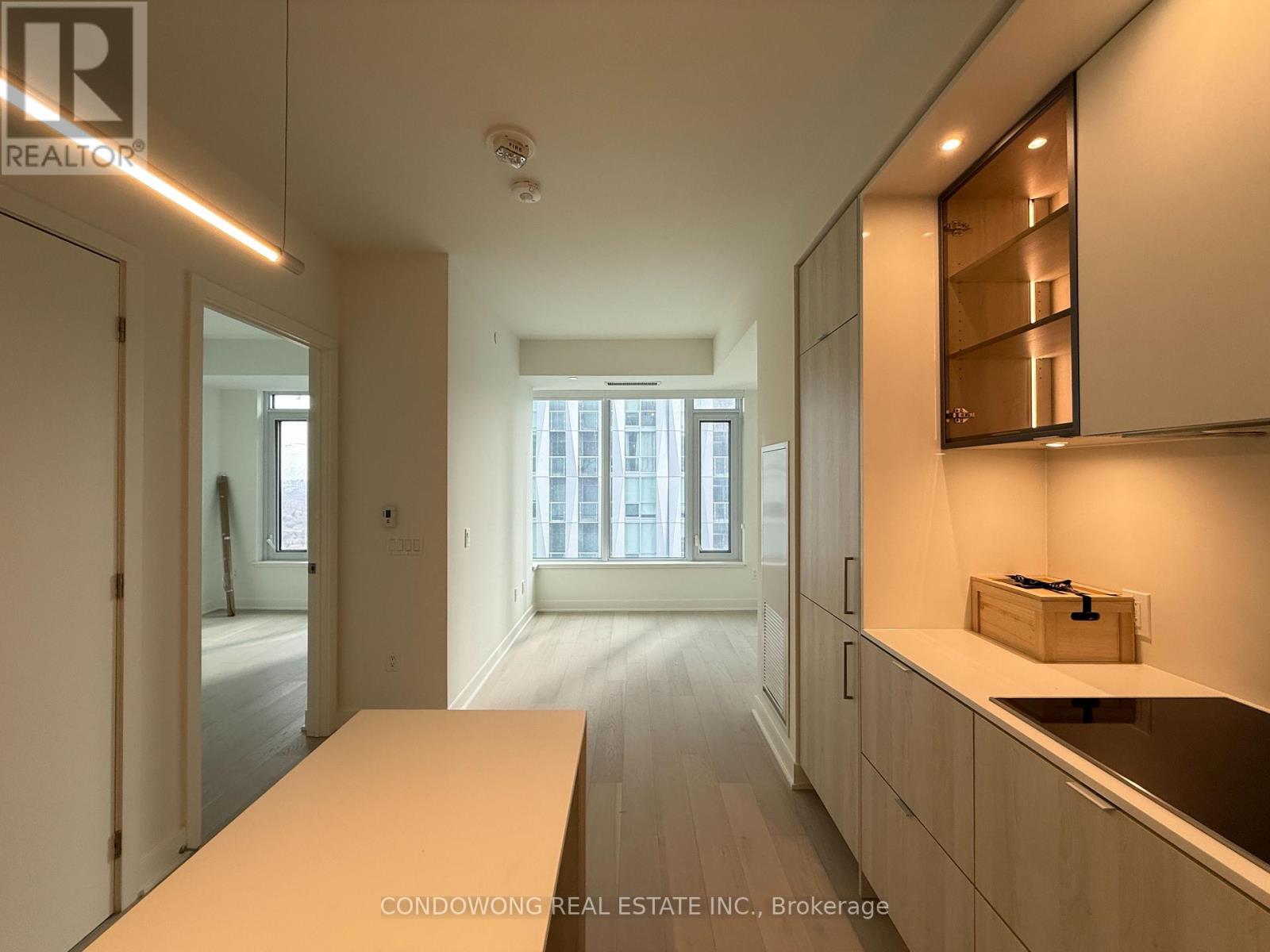 3105 - 11 YORKVILLE AVENUE