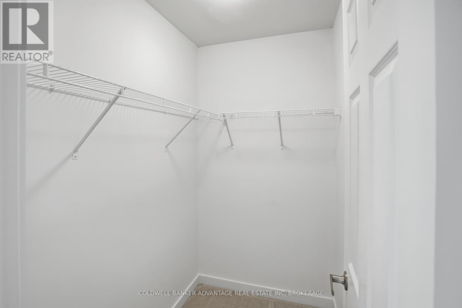 21 BLACKBERRY LANE - 20