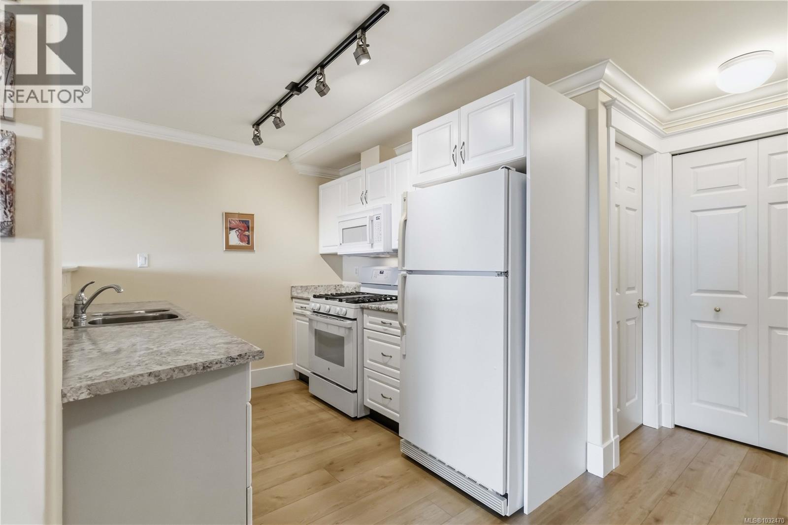 101 1196 Clovelly Terrace, Saanich