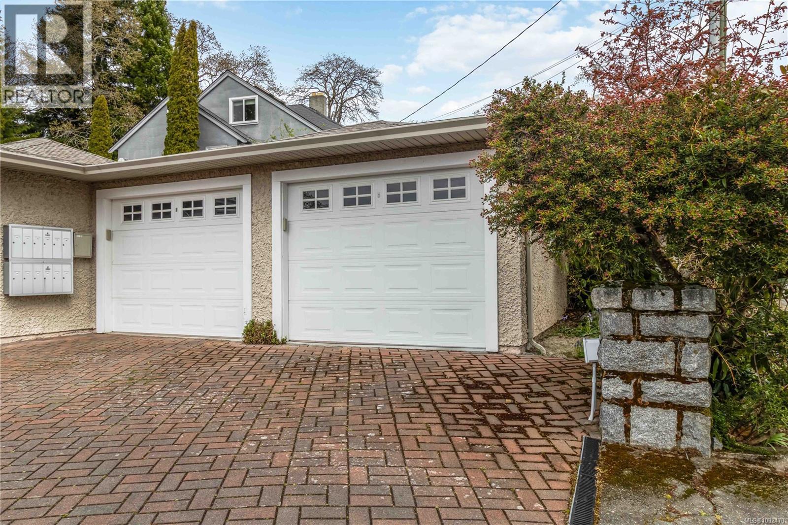 101 1196 Clovelly Terrace, Saanich