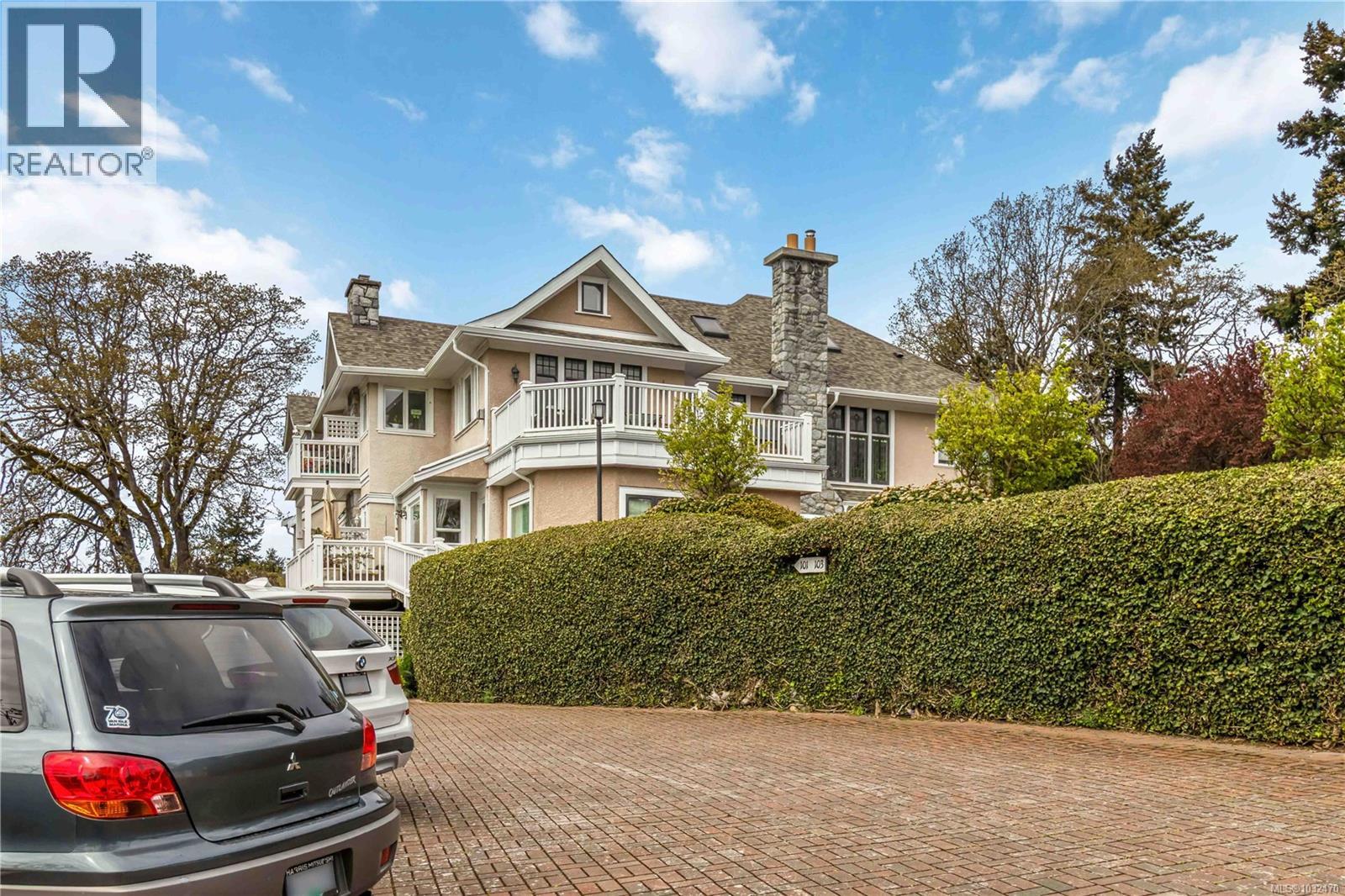 101 1196 Clovelly Terrace, Saanich